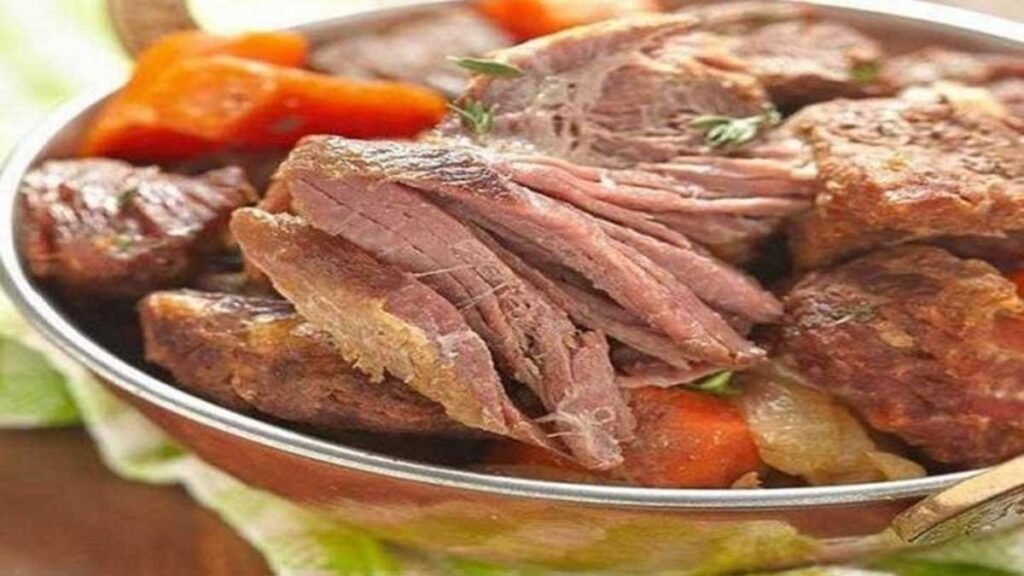 Pot au feu ein traditionelles und historisches Gericht der franzoesischen Kueche