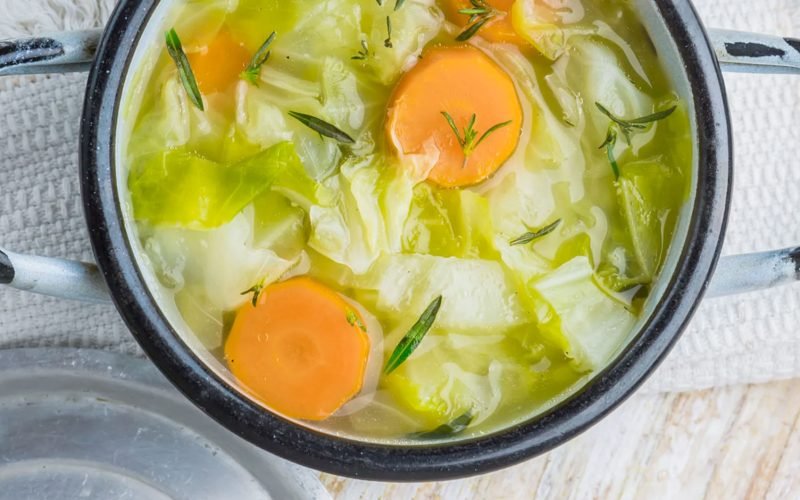 kohlsuppe zum abnehmen mit dieser diat verlierst du 7 kilo in einer woche 800x500 1