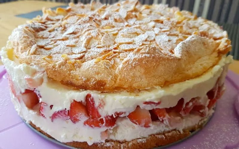 schneemousse erdbeertorte 800x500 1