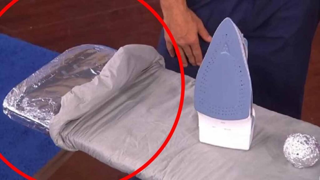decouvrez ce qui se passe si vous placez du papier aluminium sur la planche a repasser cest une idee incroyablement merveilleuse
