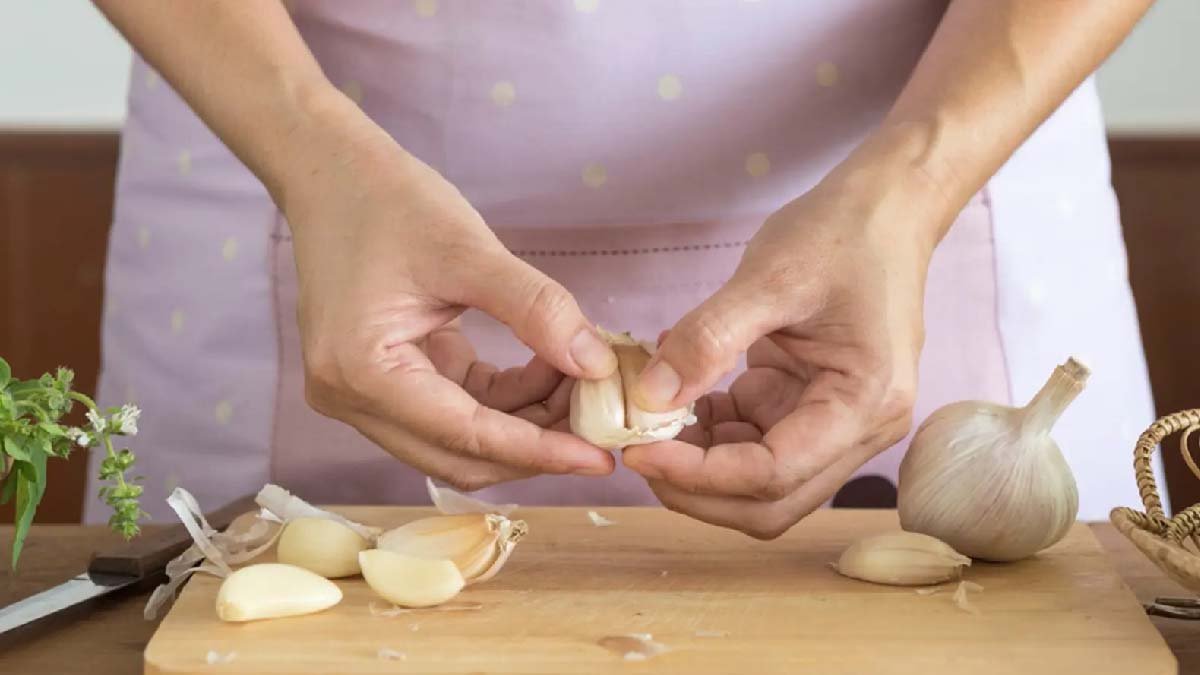 comment se debarrasser de lodeur de lail qui se fixe sur vos mains